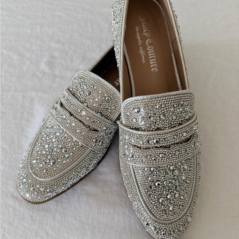 Juicy Couture Sparkling Silver Caviar2 loafers. Size 10.